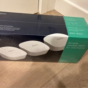 Eero WiFi System - Green and White Packaging
